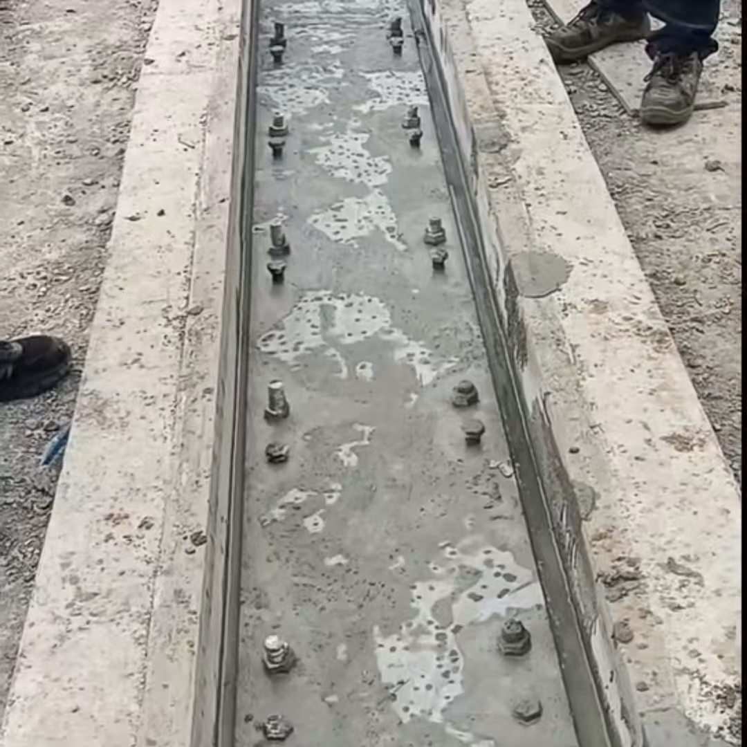 镜湖港口码头起重机龙门吊重型机械设备稳固用早强快凝轨道胶泥